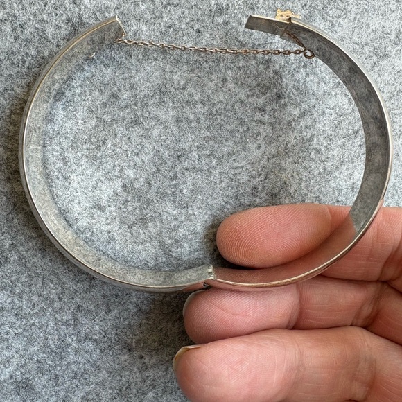 Silver Snake Pattern Bracelet Jewelry - Picture 4 of 6